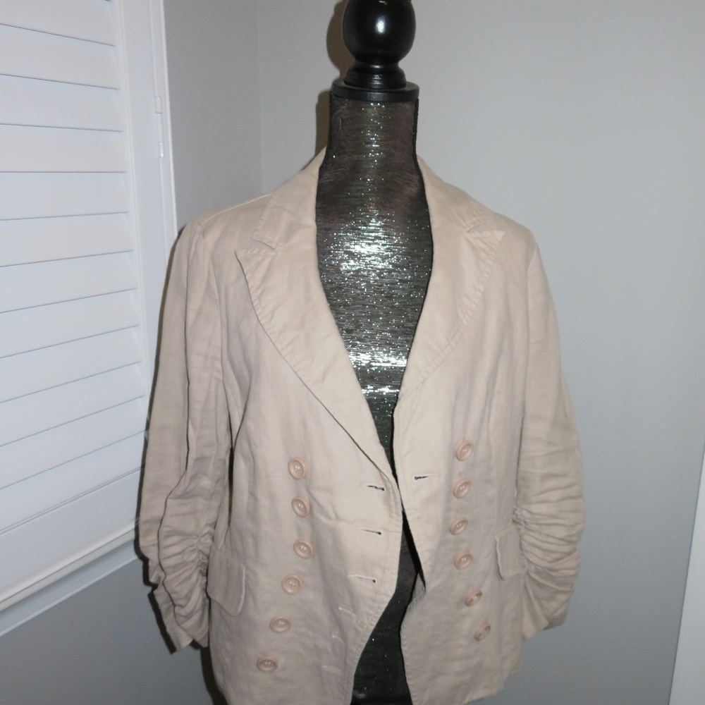 Blazer - Picture 4 of 4